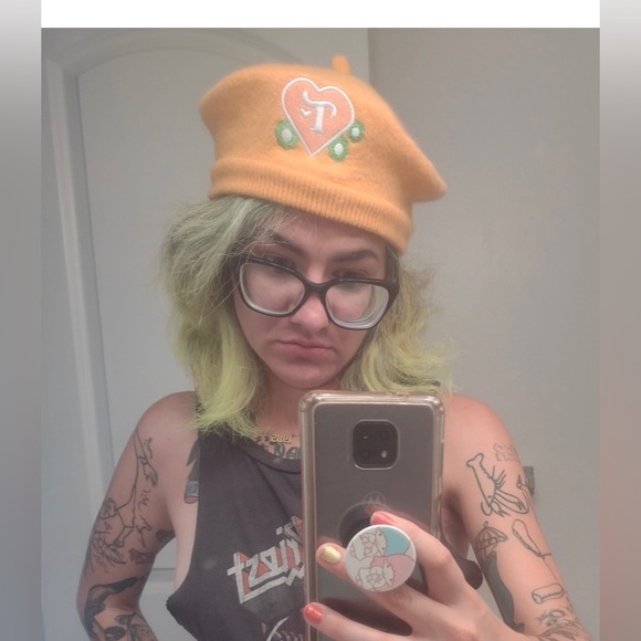 Trixie Cosmetics Beret. - Picture 11 of 13